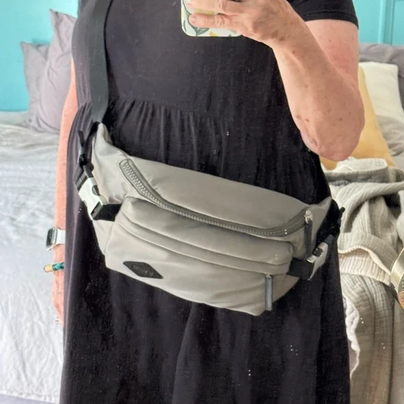 GrayBleaker  Crossbody Bag - Picture 2 of 3